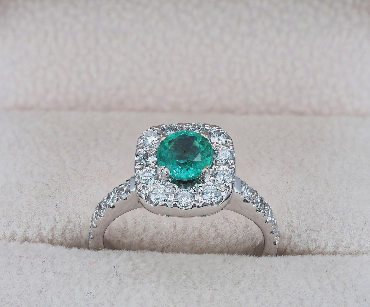 Diamond Halo emerald 14k gold ring