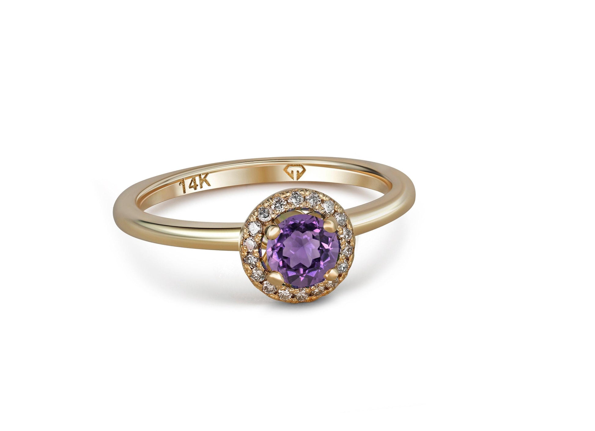 Elegant Amethyst Ring with Diamonds in 14k Gold
