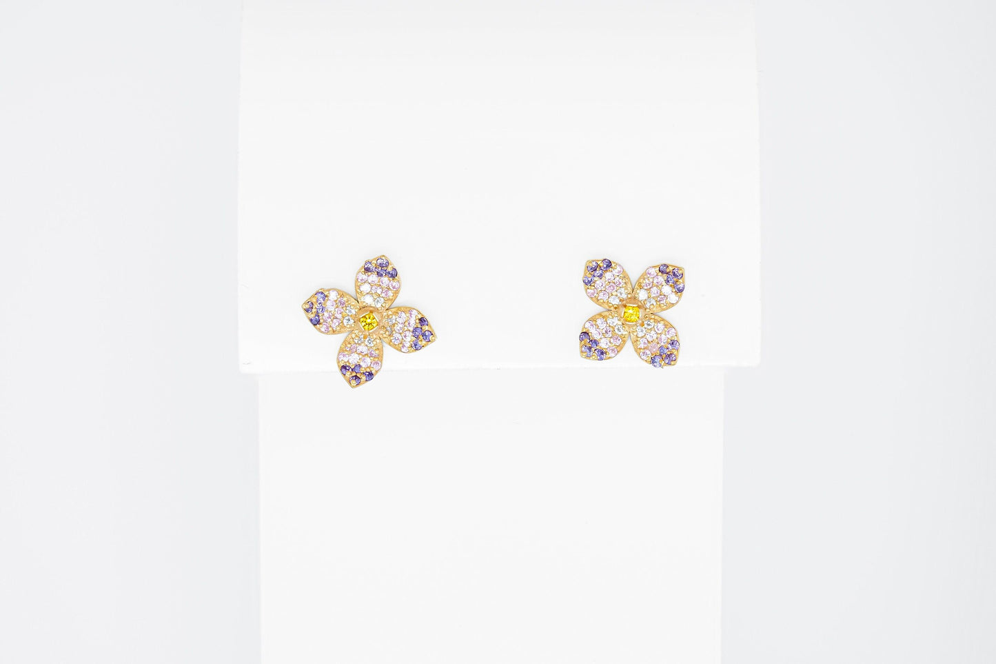 Flower earrings studs in 14k gold