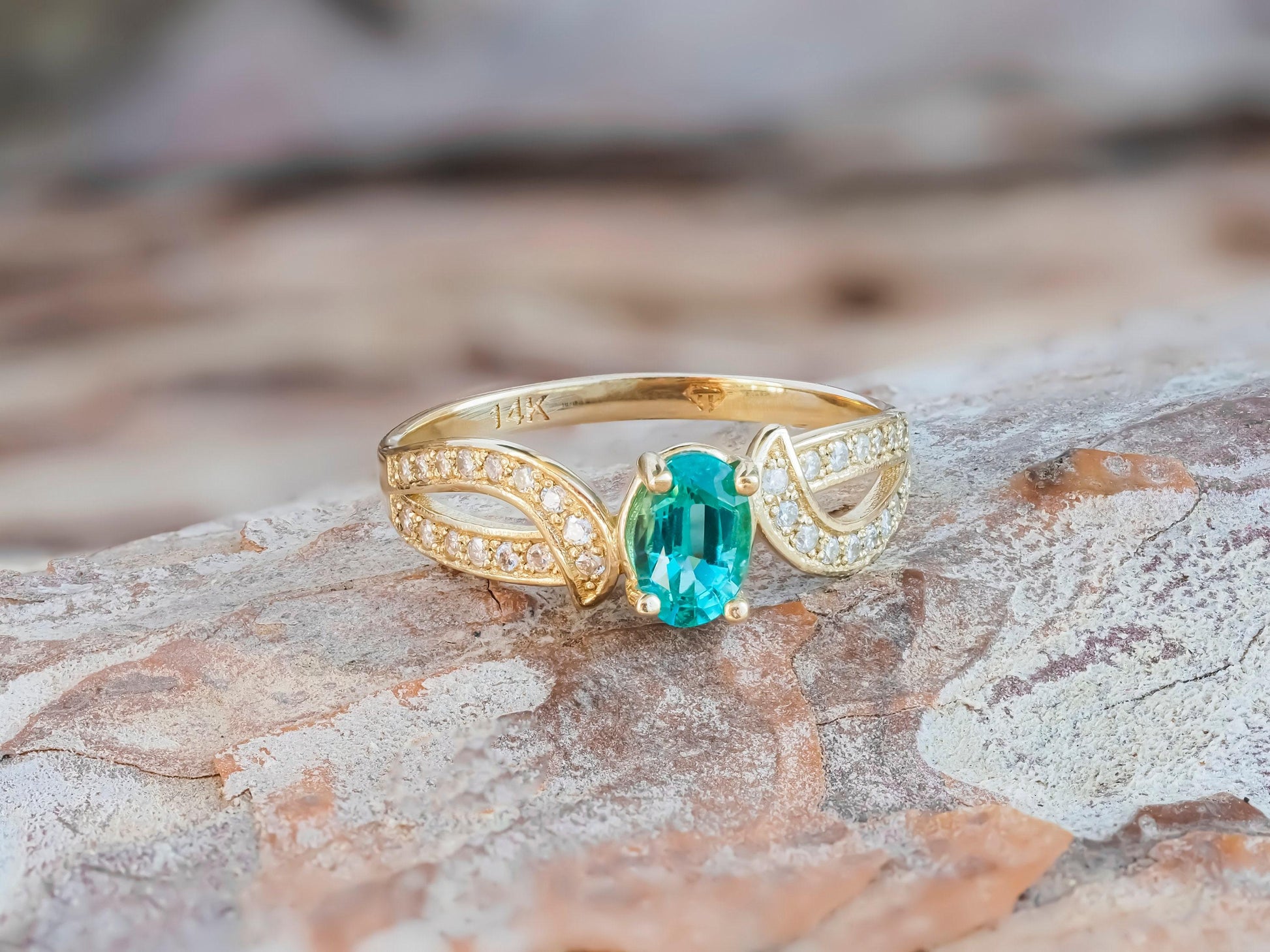 Genuine emerald 14k gold ring