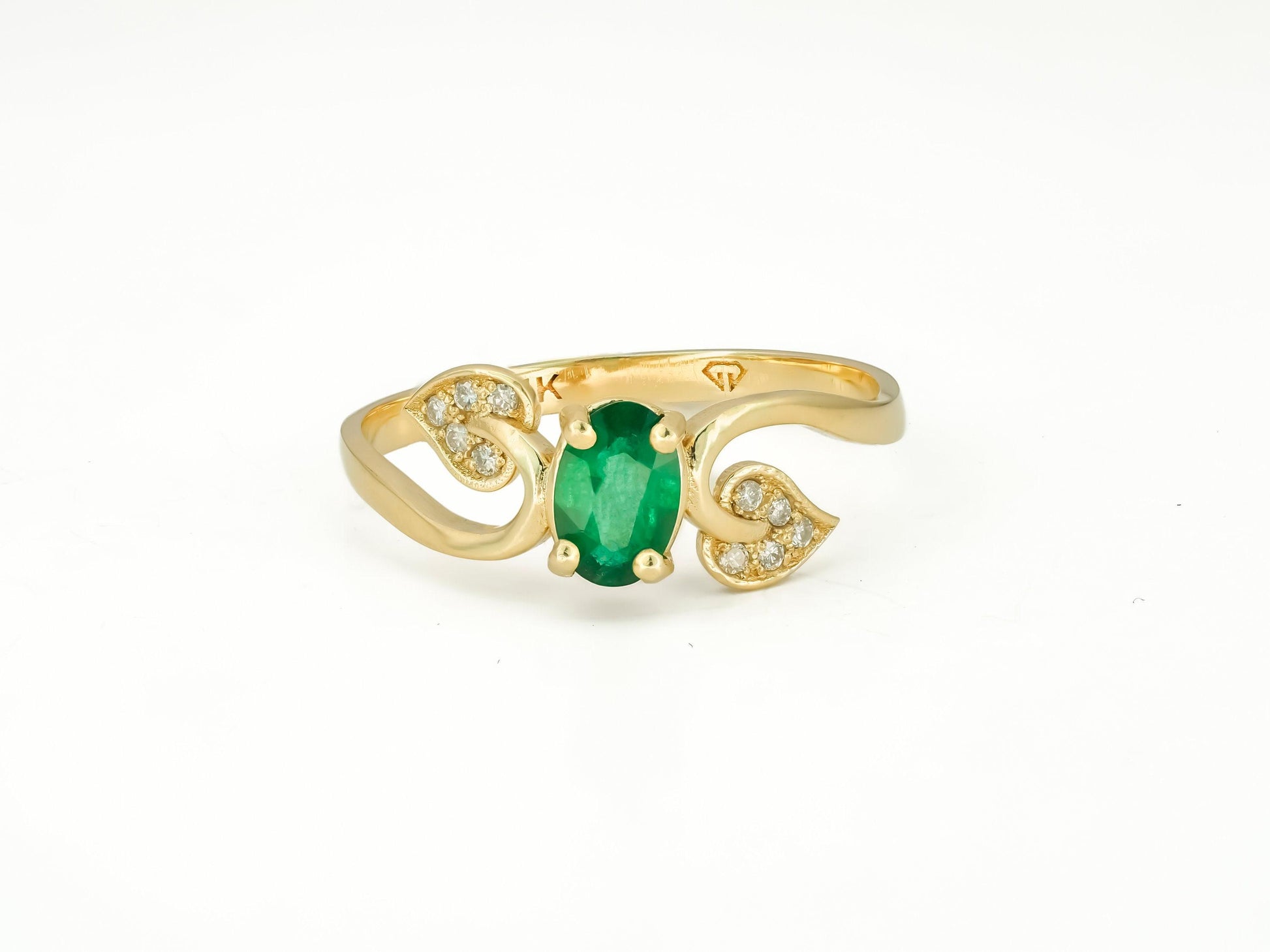 Genuine emerald 14k gold ring