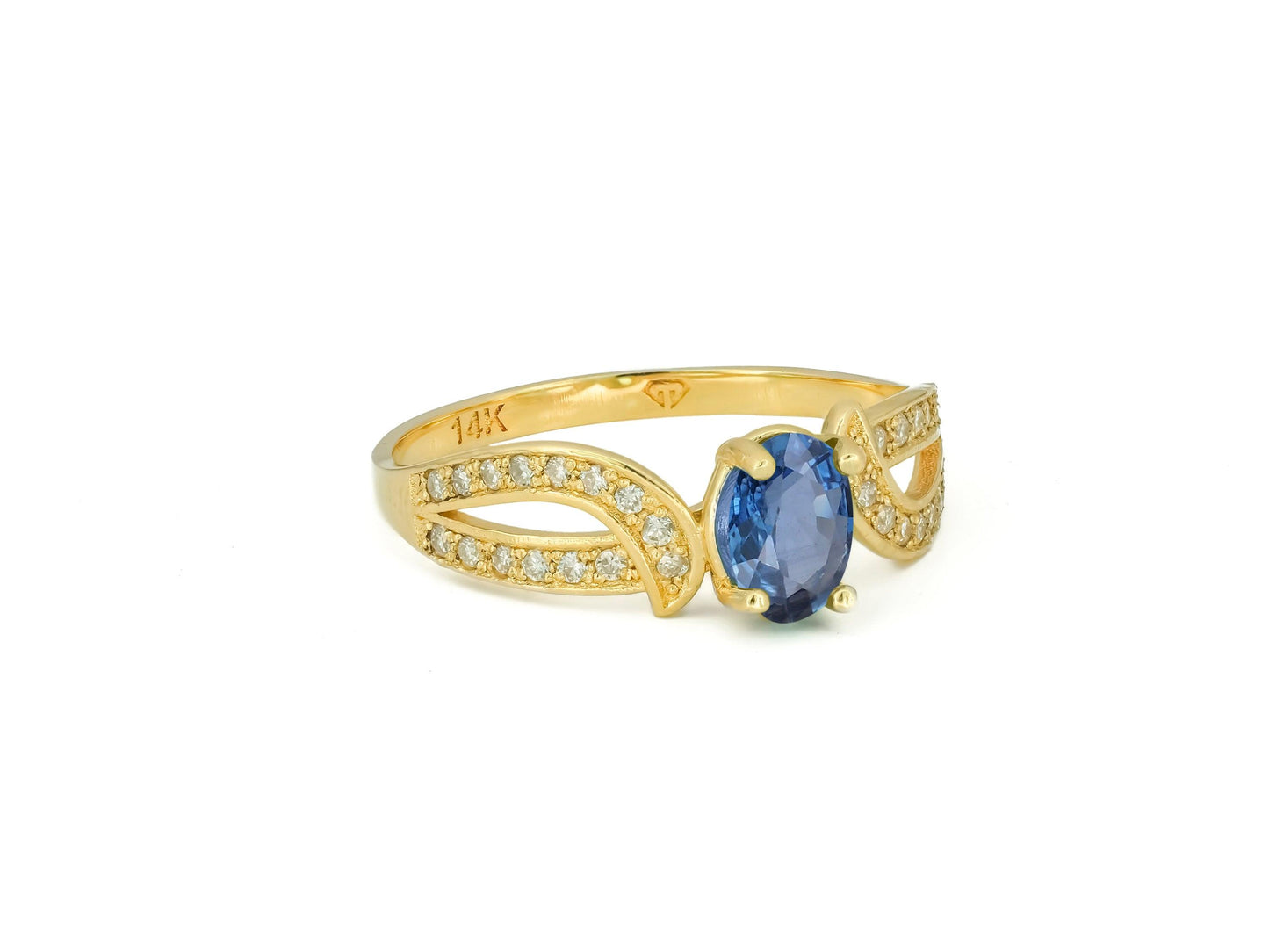 Blue Sapphire  engagement ring in 14k gold