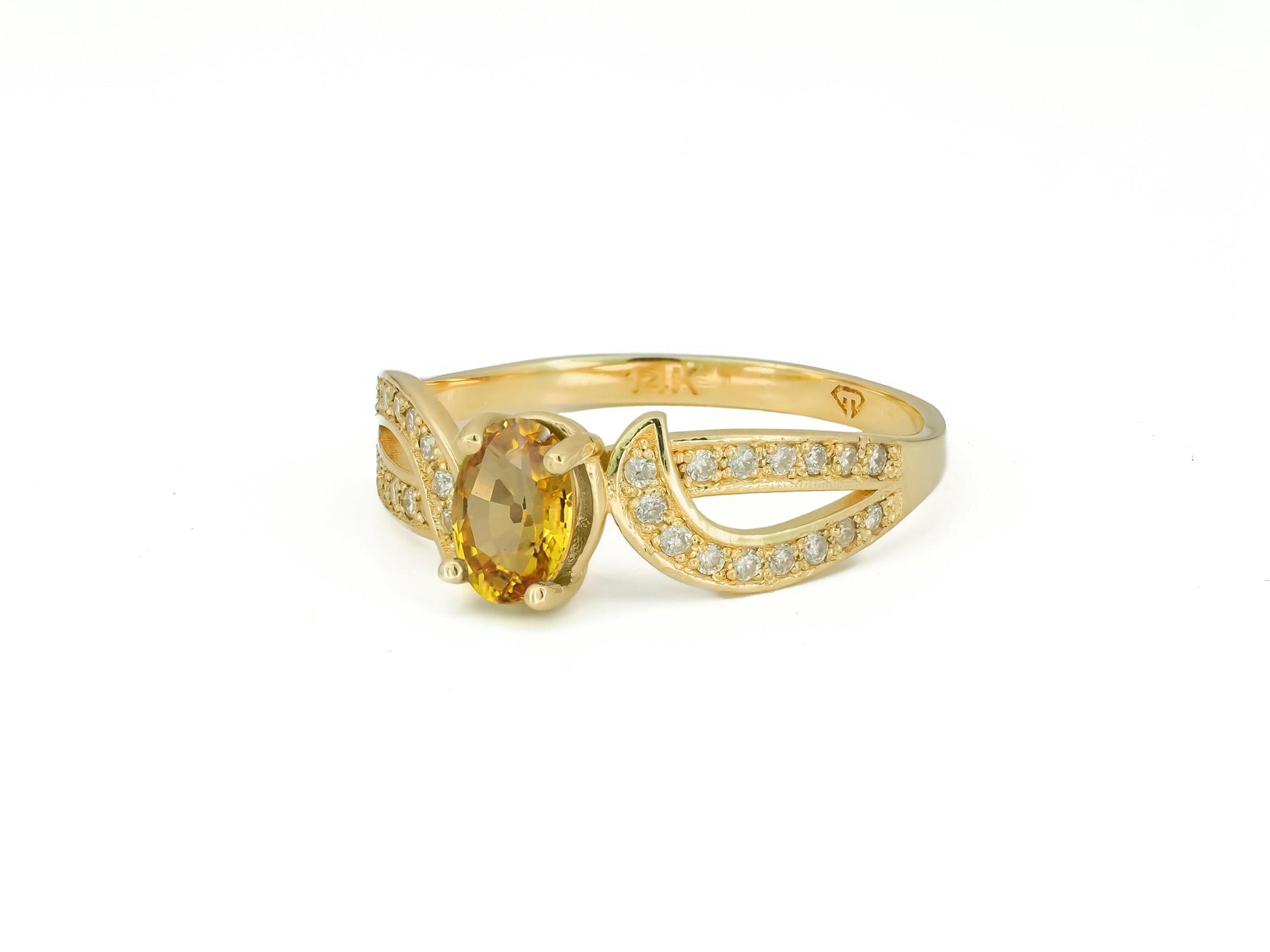Yellow sapphire 14k gold ring