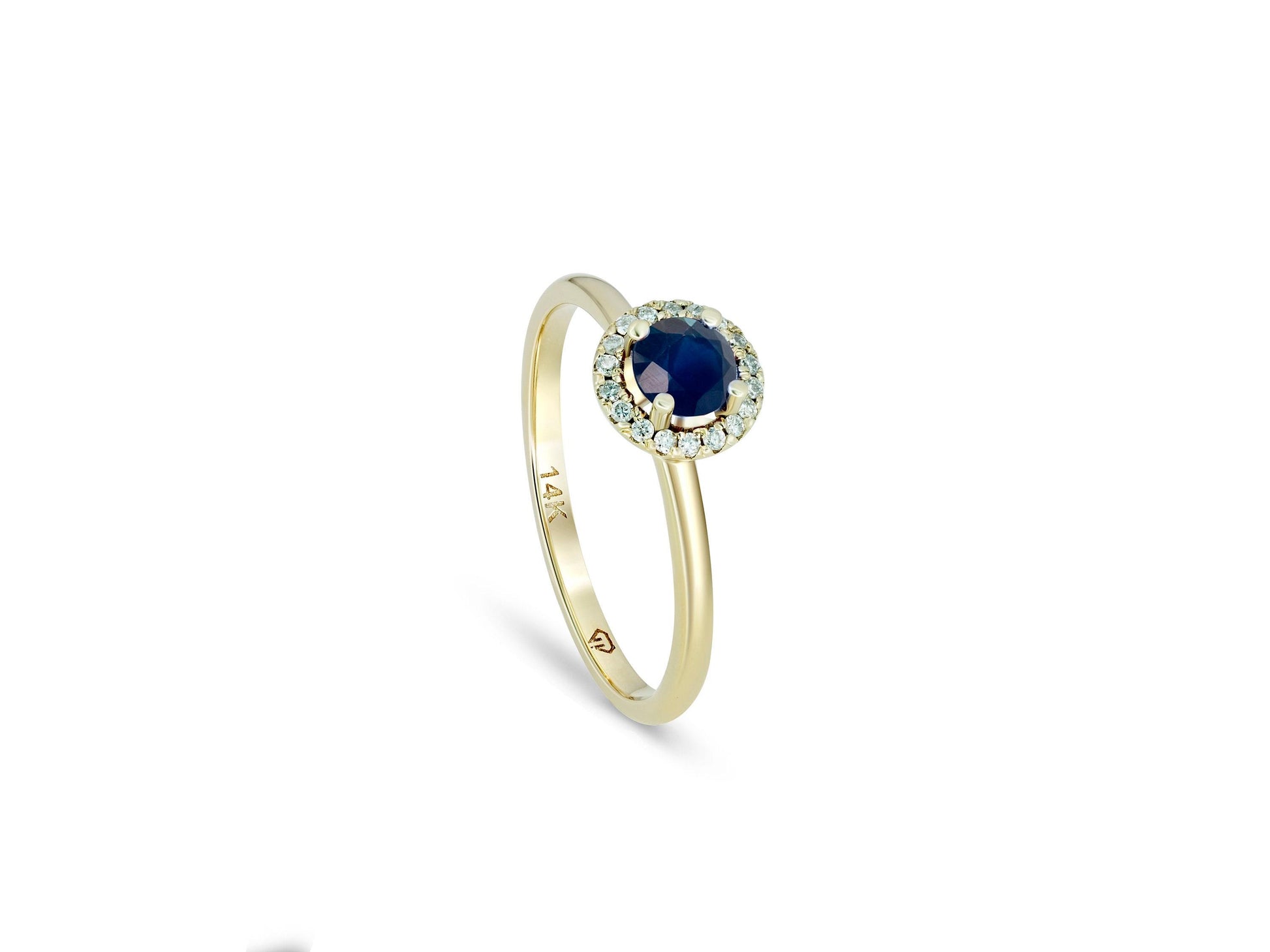 Diamonds Halo Sapphire Ring in 14 Karat Gold