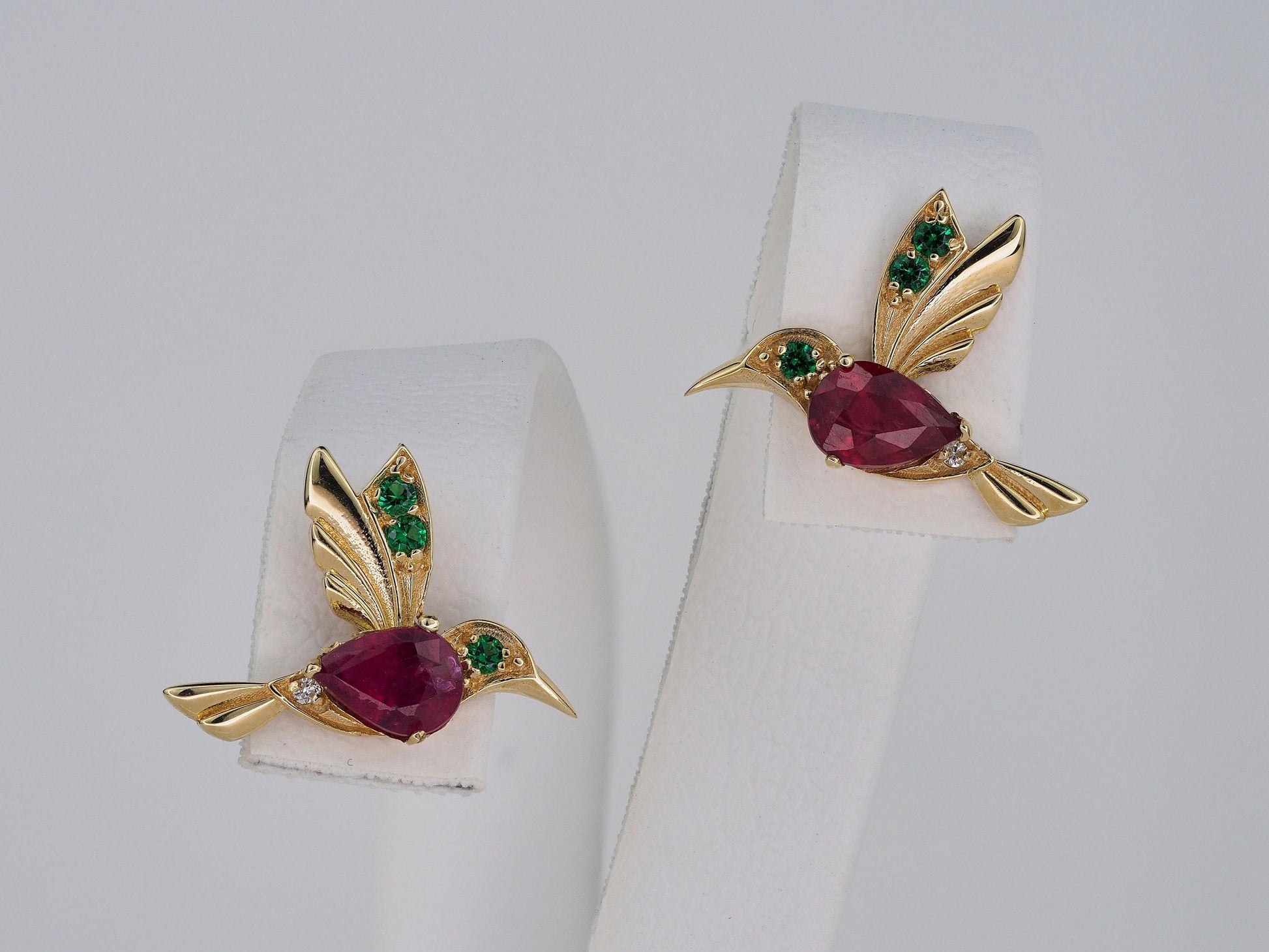 Hummingbird earings studs with rubies in 14k gold