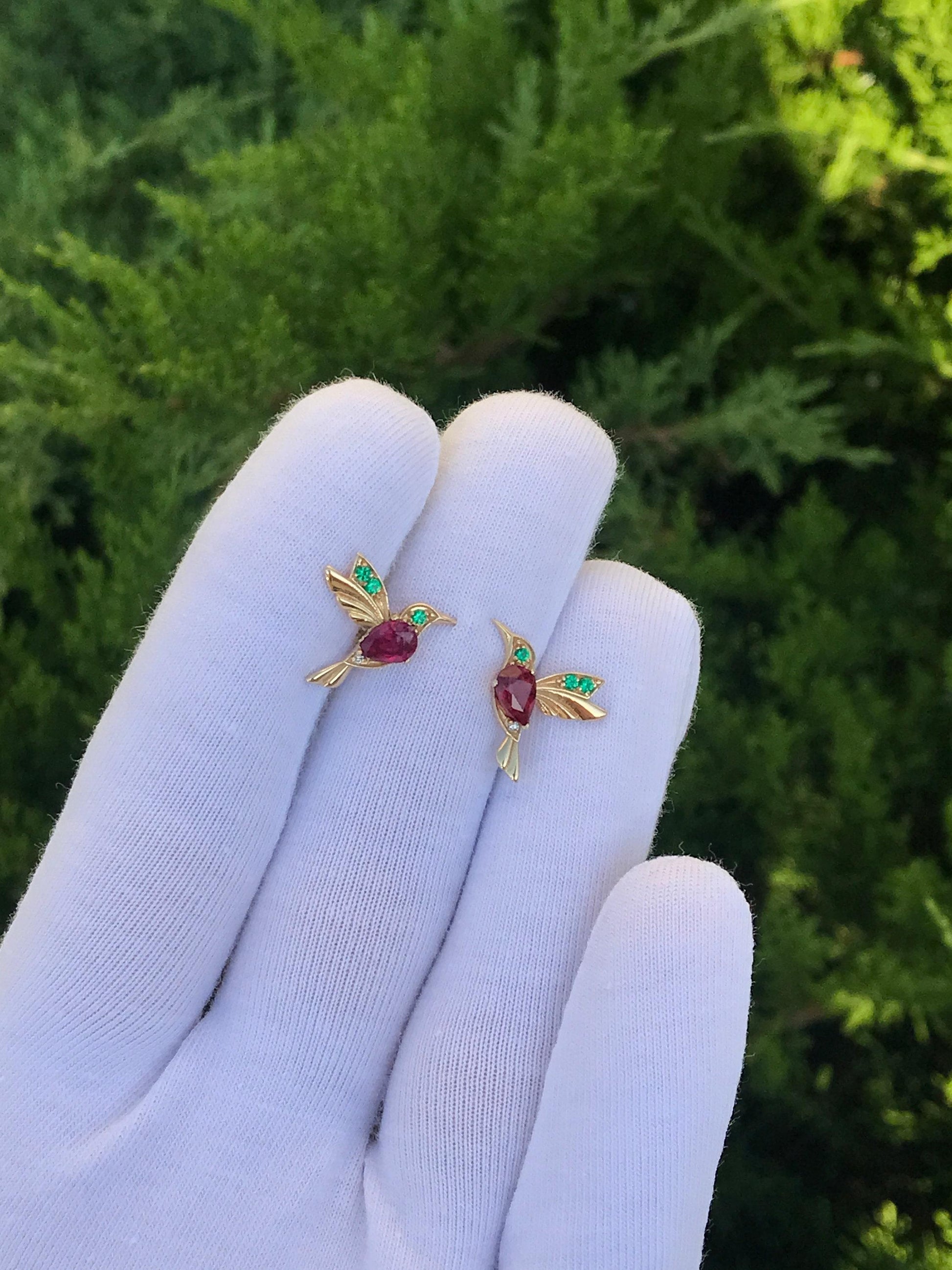 Hummingbird earings studs with rubies in 14k gold