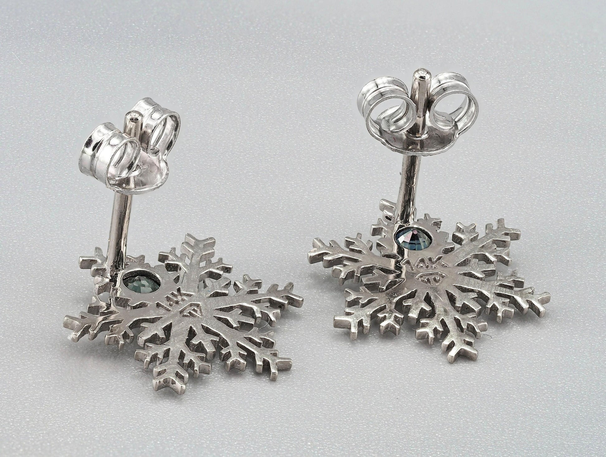 Snowflake 14k earrings studs