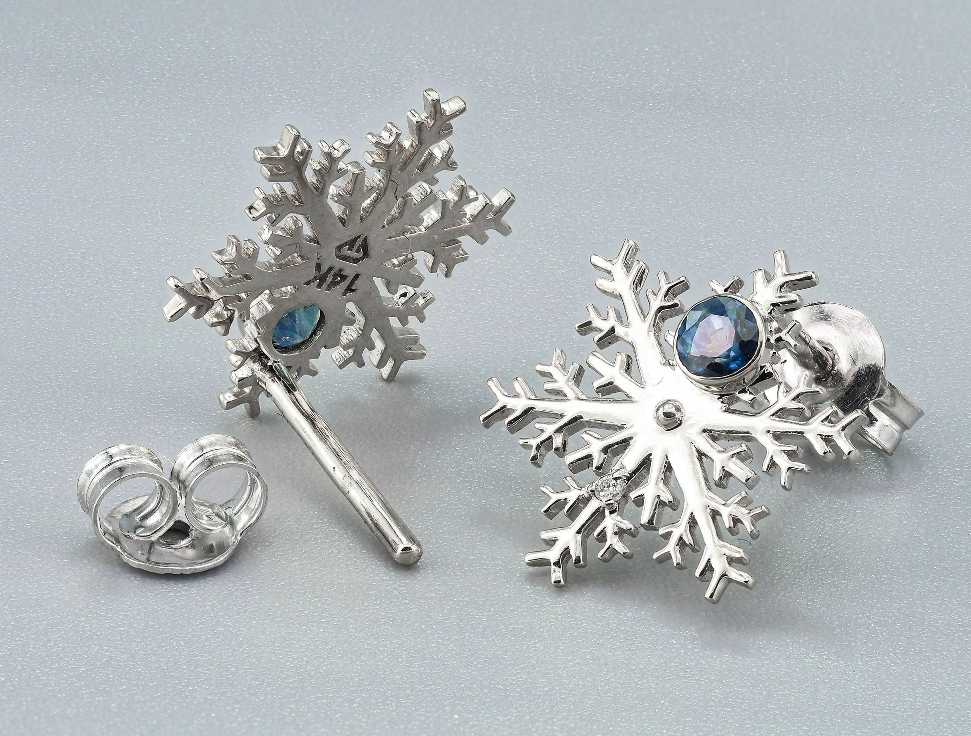 Snowflake 14k earrings studs