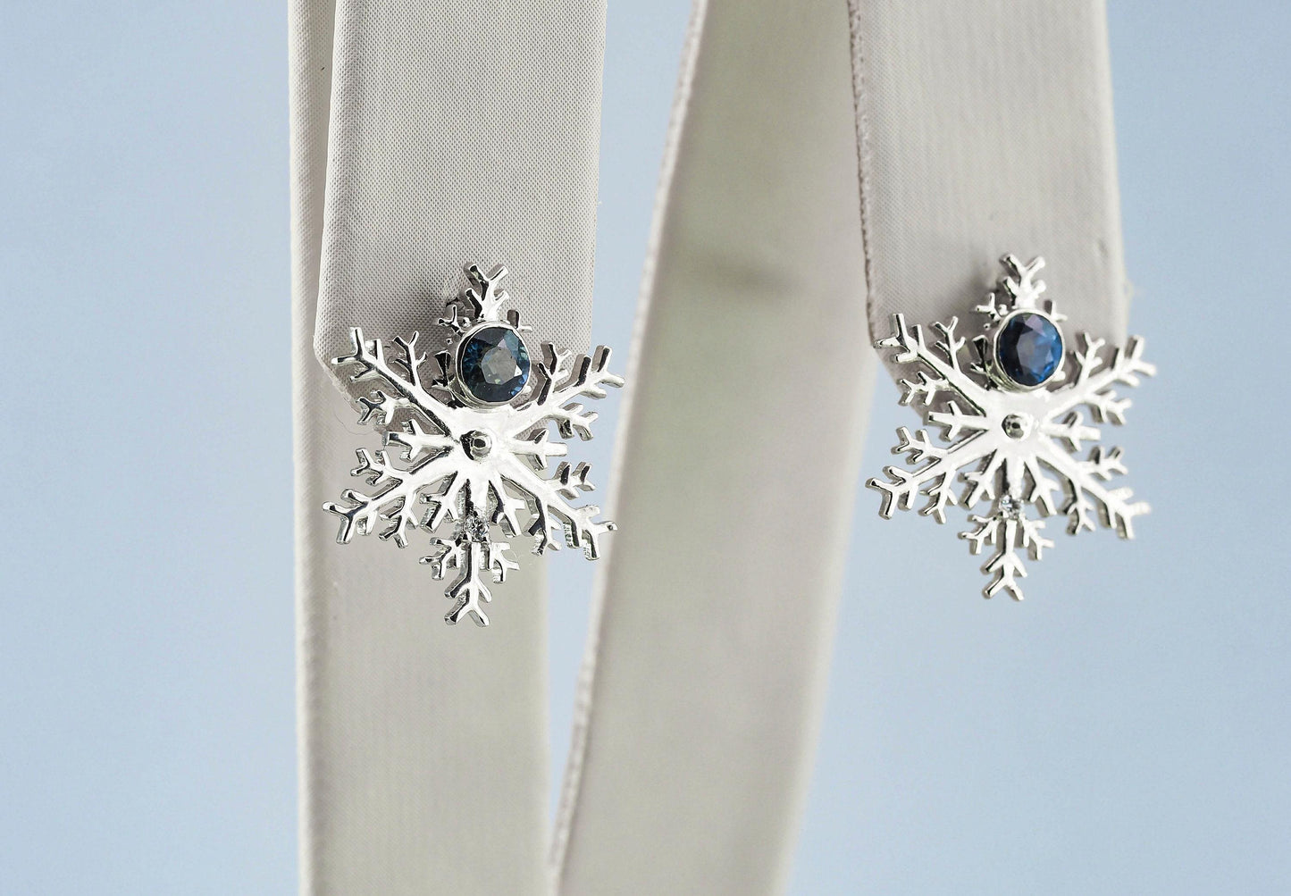 Snowflake 14k earrings studs