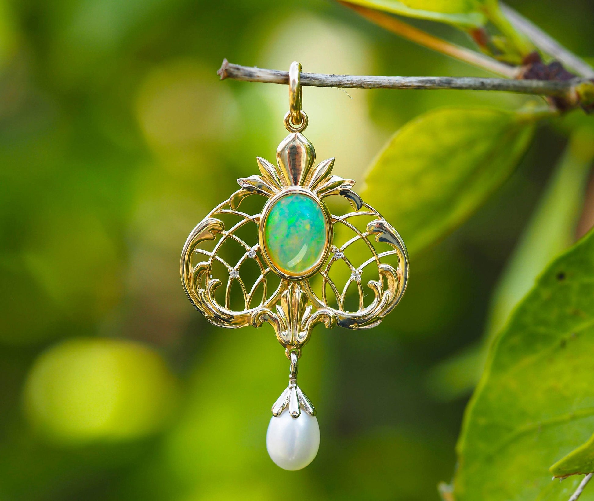 Opal, pearl Vintage style pendant in 14k gold