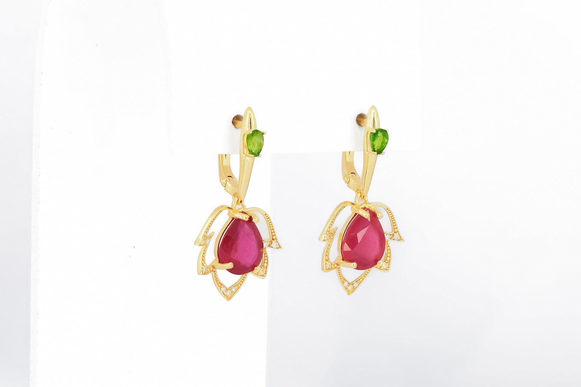 Pear ruby flower 14k gold earrings