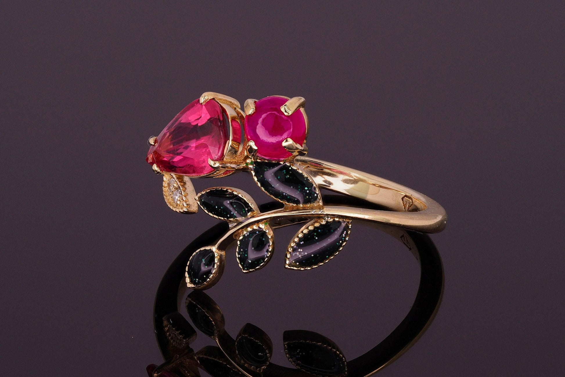 Pear, cabochon ruby 14k gold