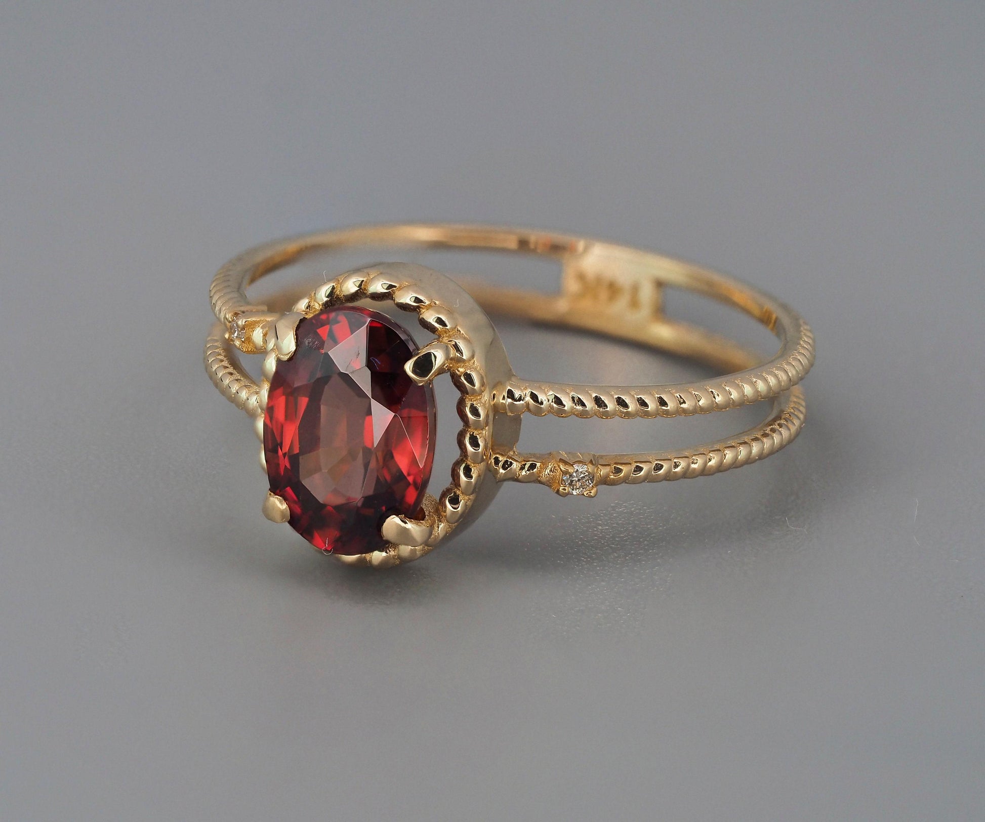 Red garnet gold 14k gold ring
