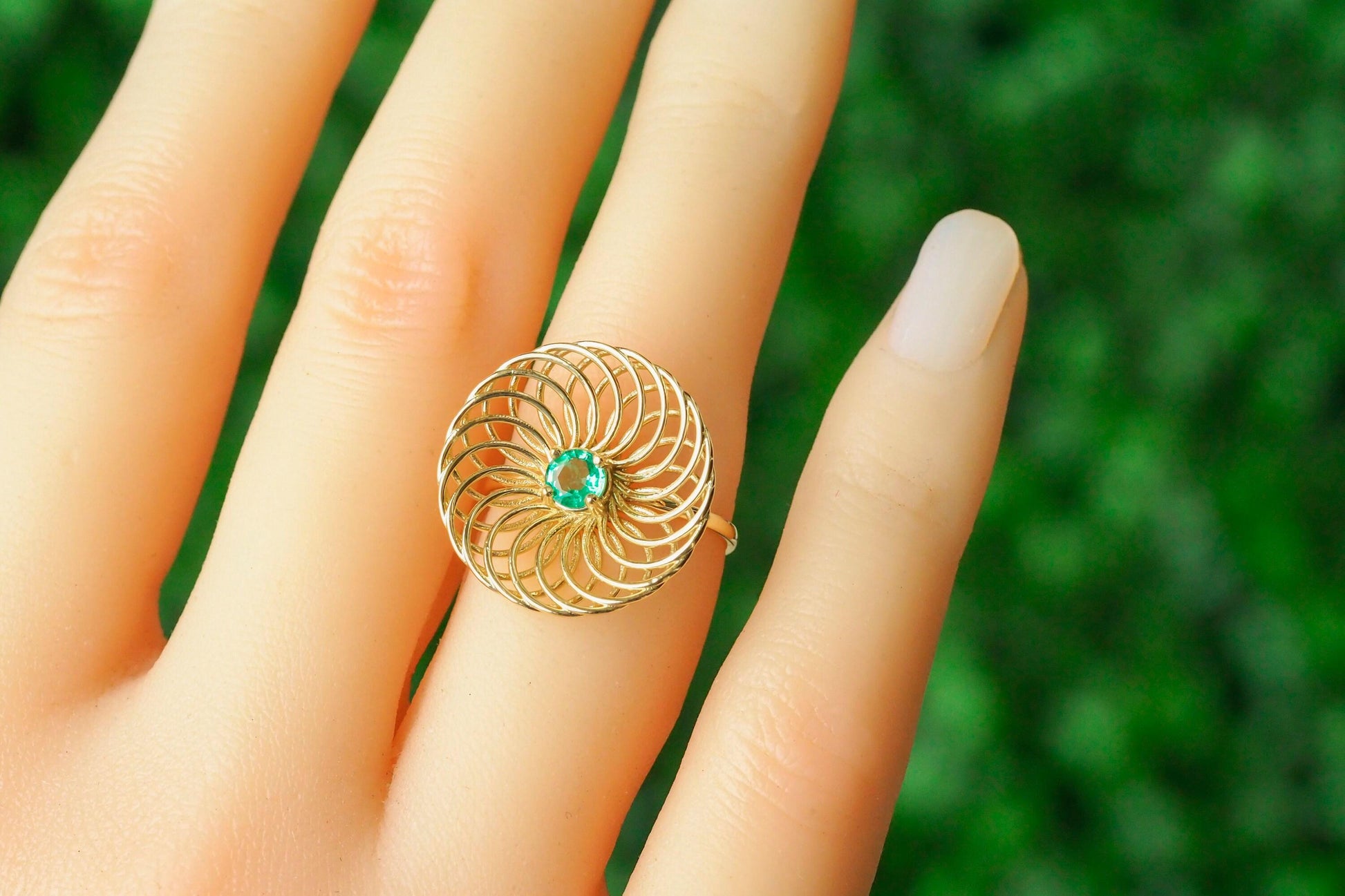 Round emerald 14k gold ring