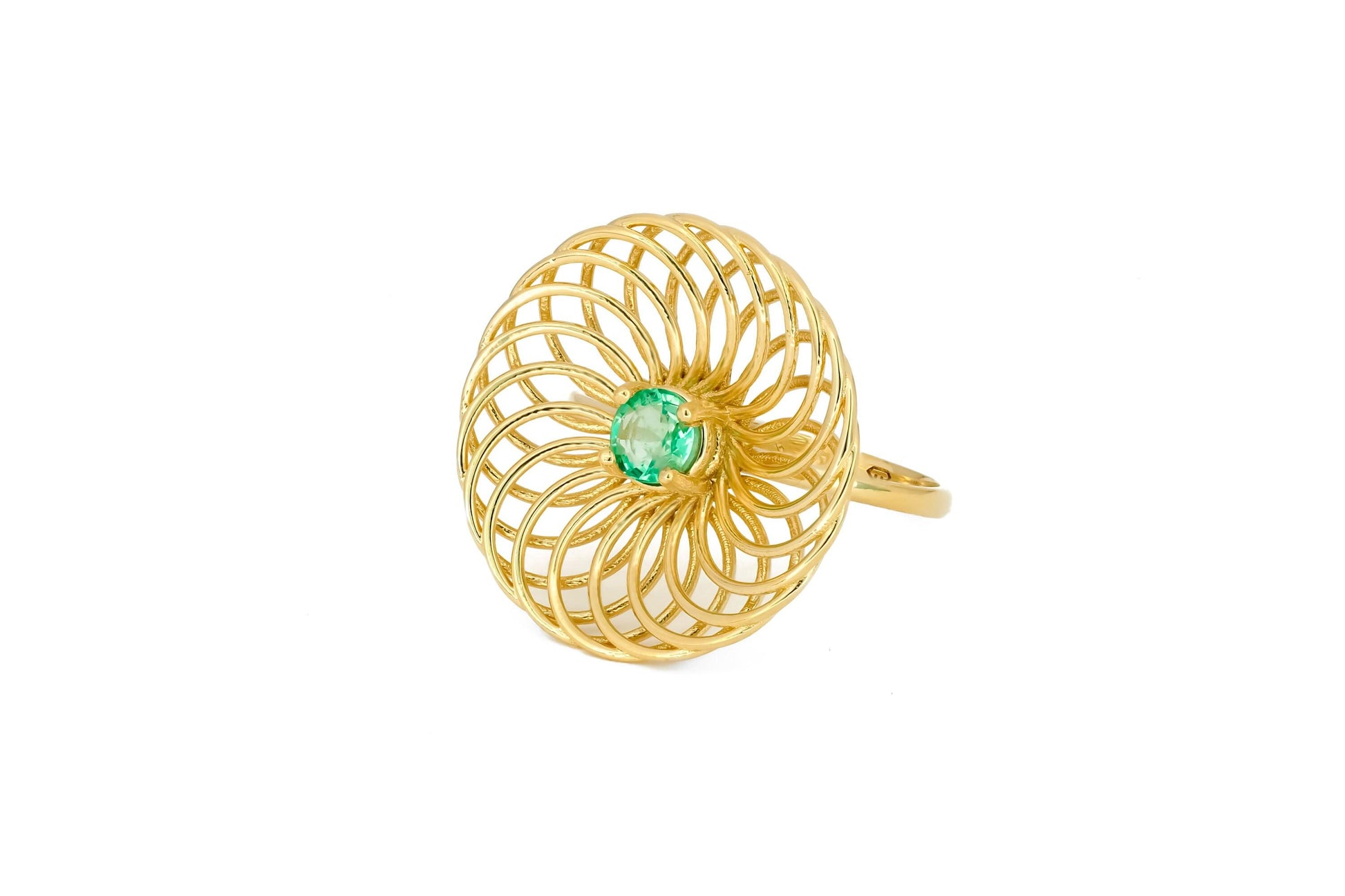 Round emerald 14k gold ring