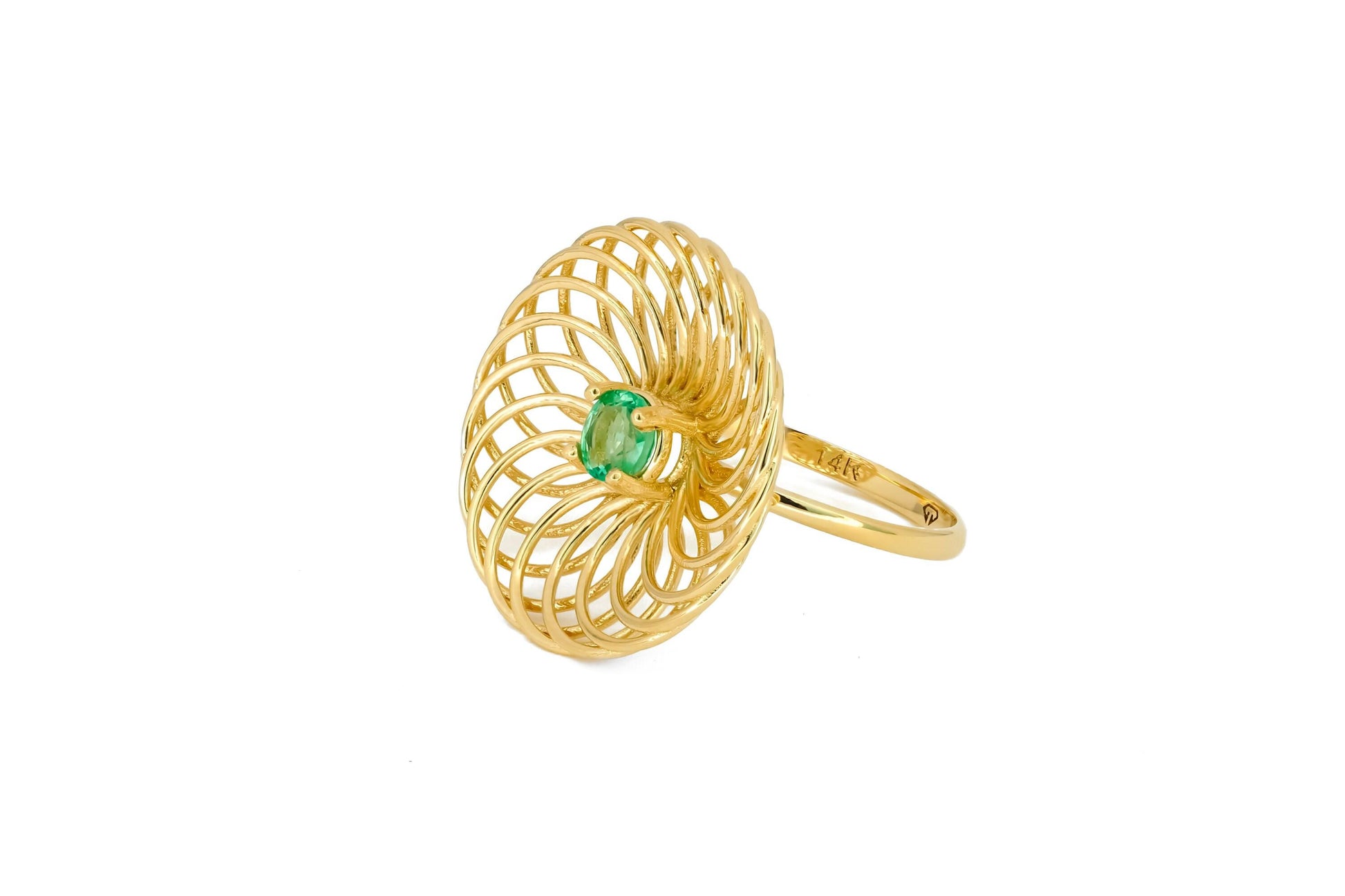 Round emerald 14k gold ring