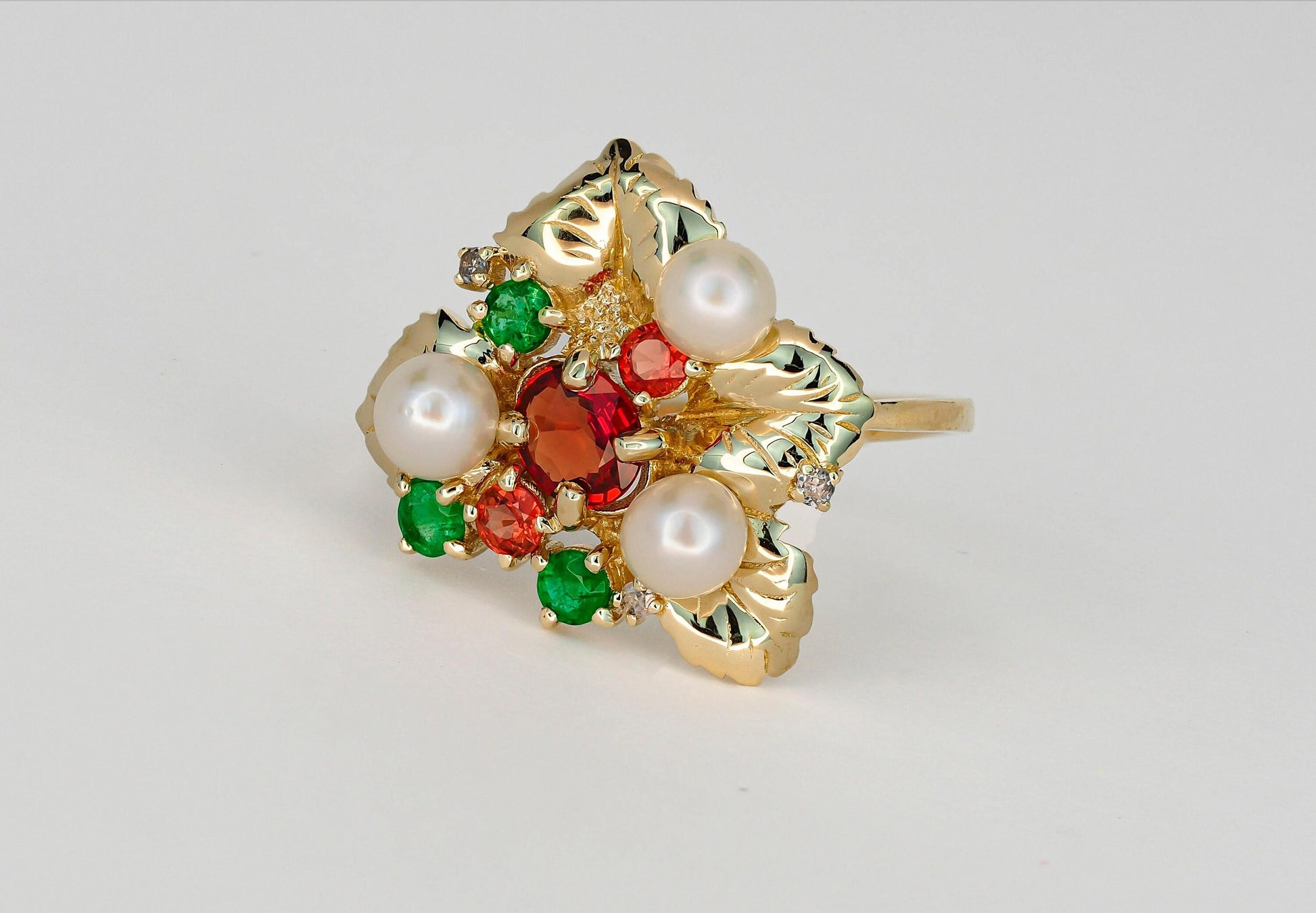 Sapphire flower 14k gold ring