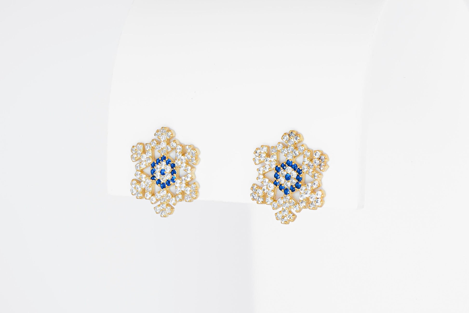 Snowflake 14k gold studs