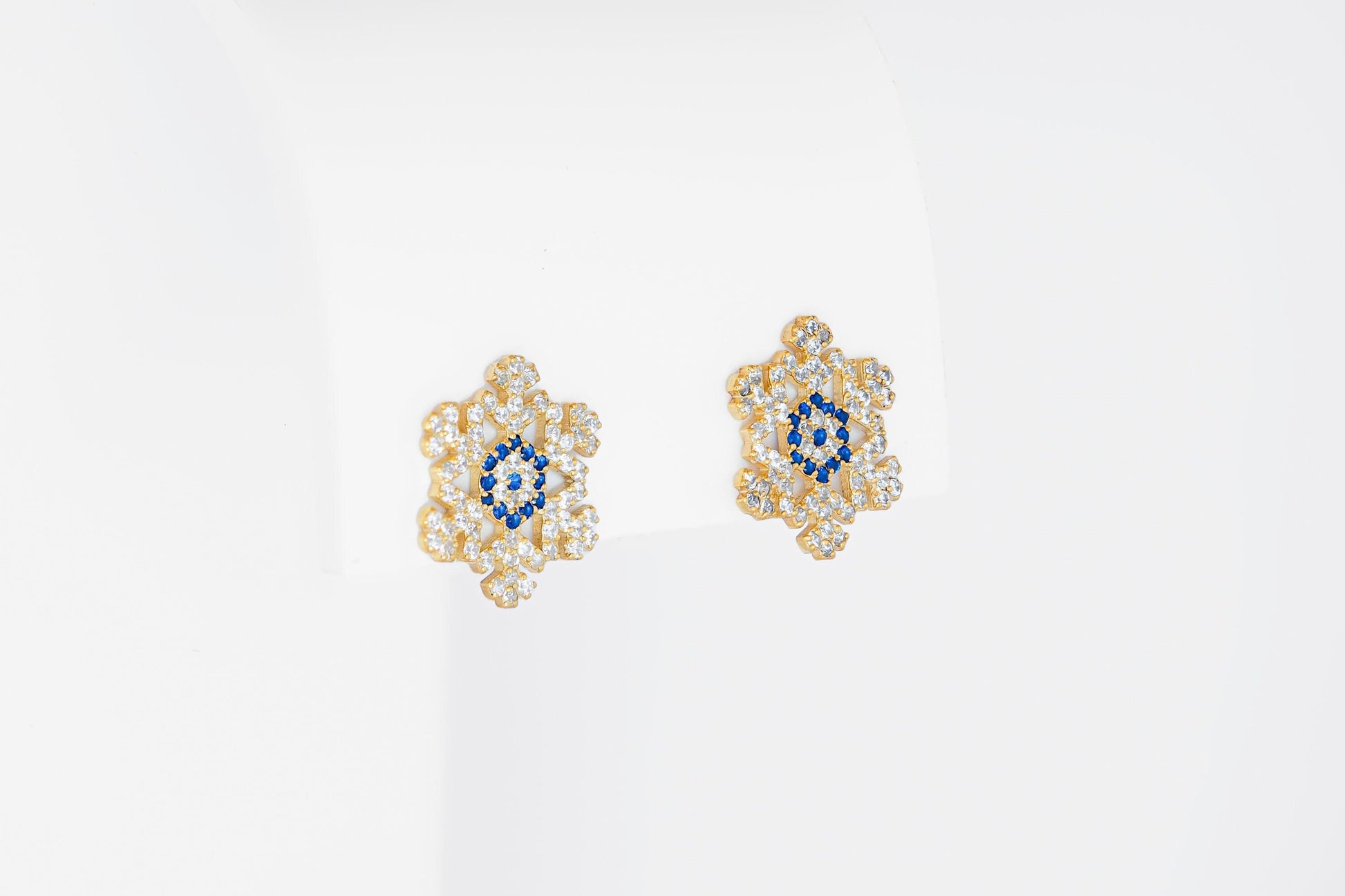 Snowflake 14k gold studs