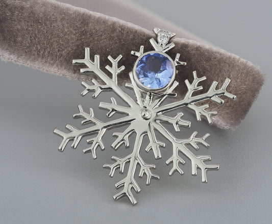 Snowflake Pendant with tanzanite in 14k gold