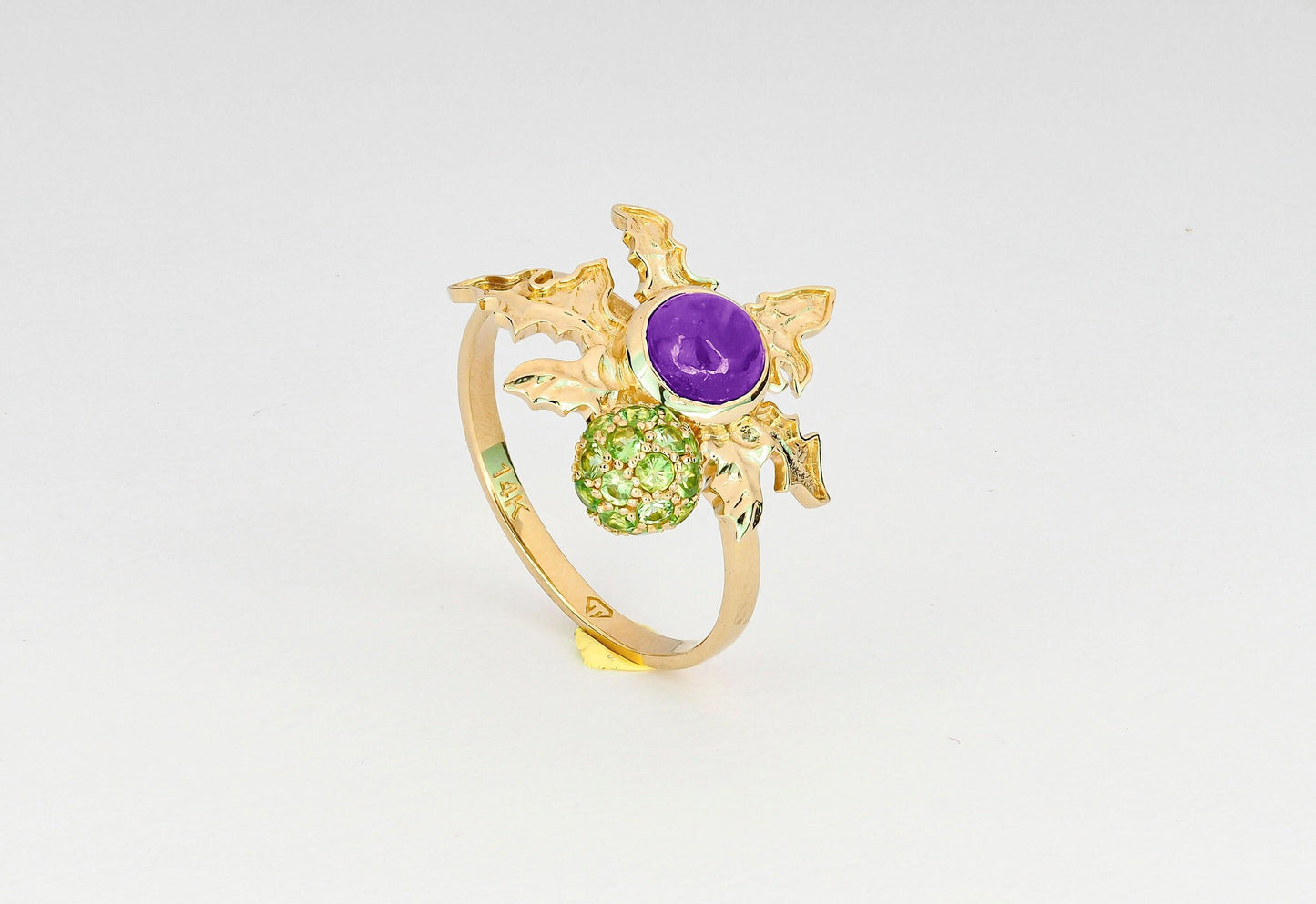 Thistle ring with amethyst in 14k gold