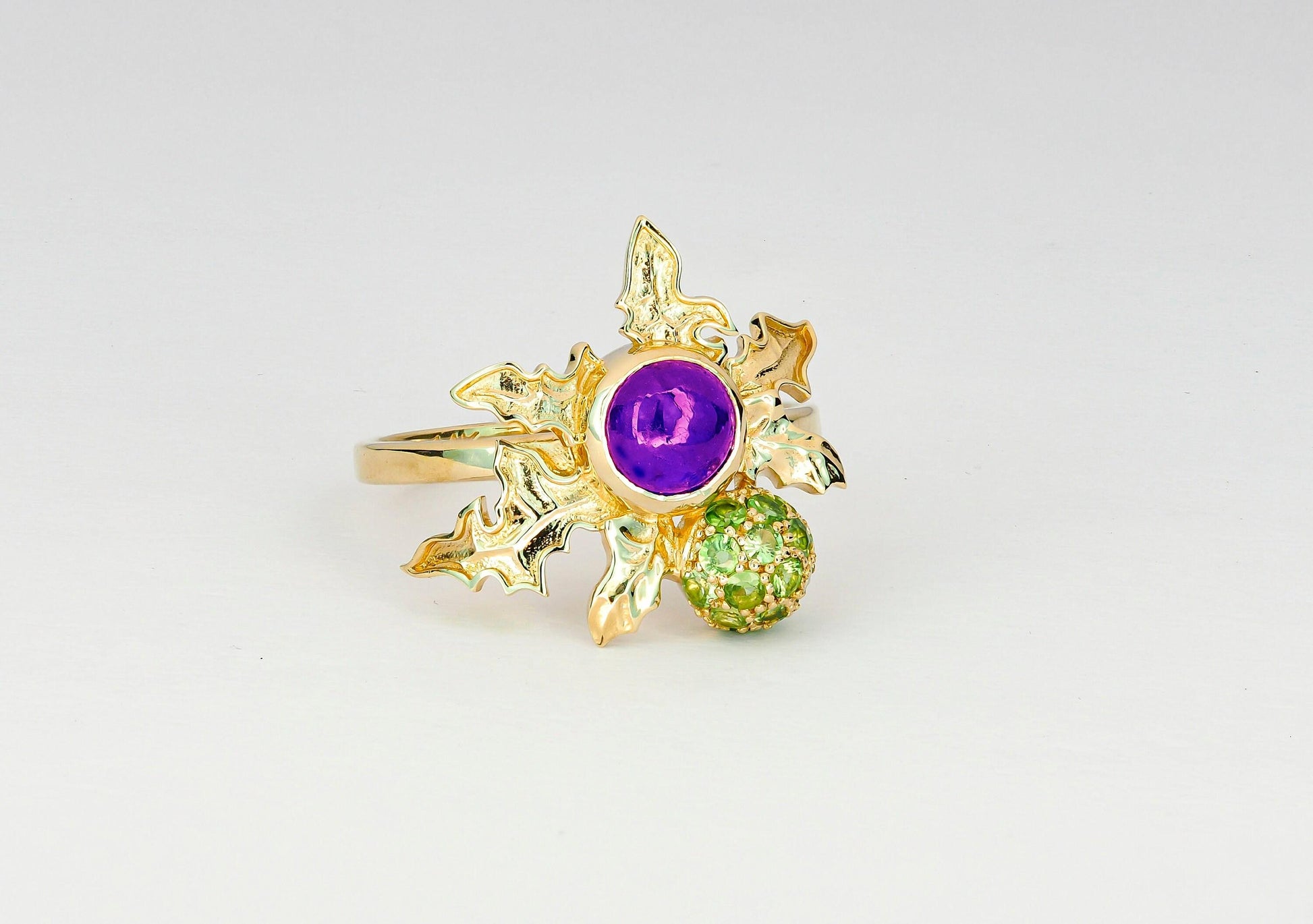 Thistle ring with amethyst in 14k gold