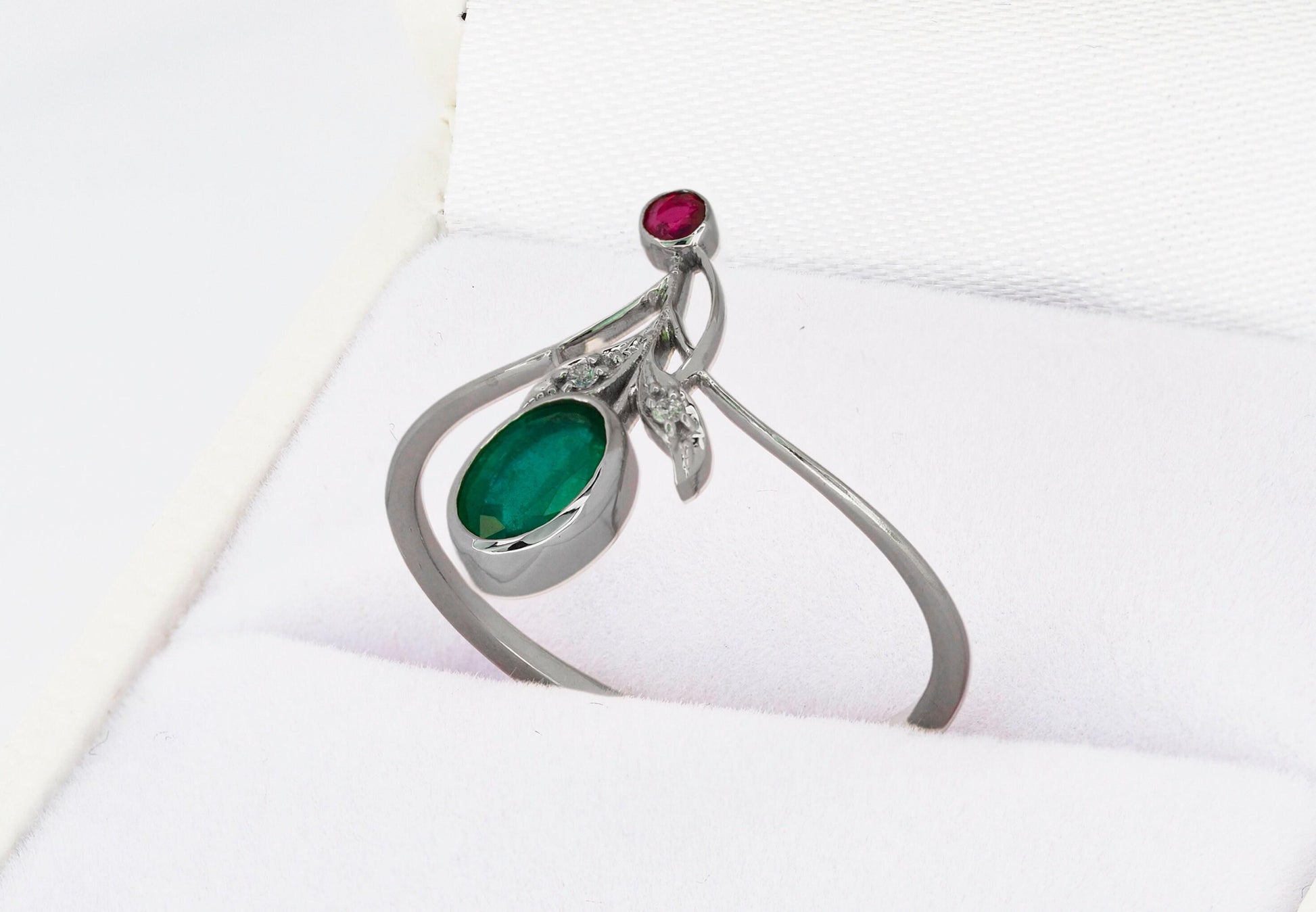 Vintage style inspired emerald ring