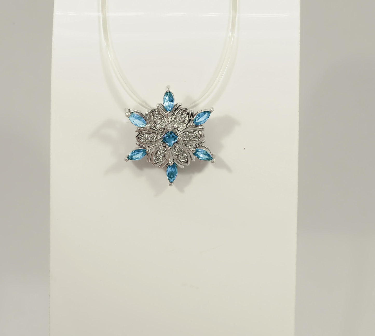 Snowflake 14k gold pendant