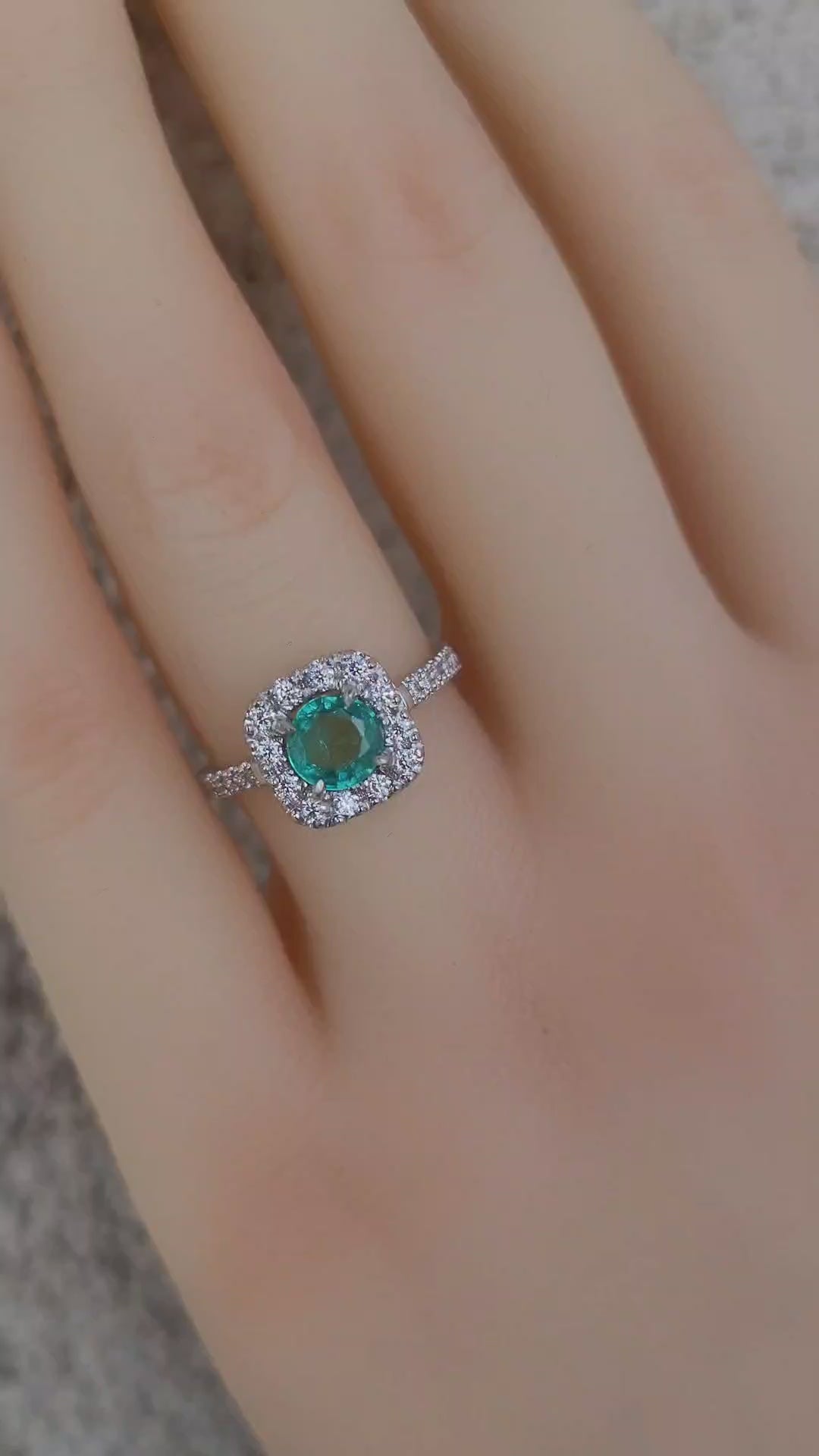 Diamond Halo emerald 14k gold ring