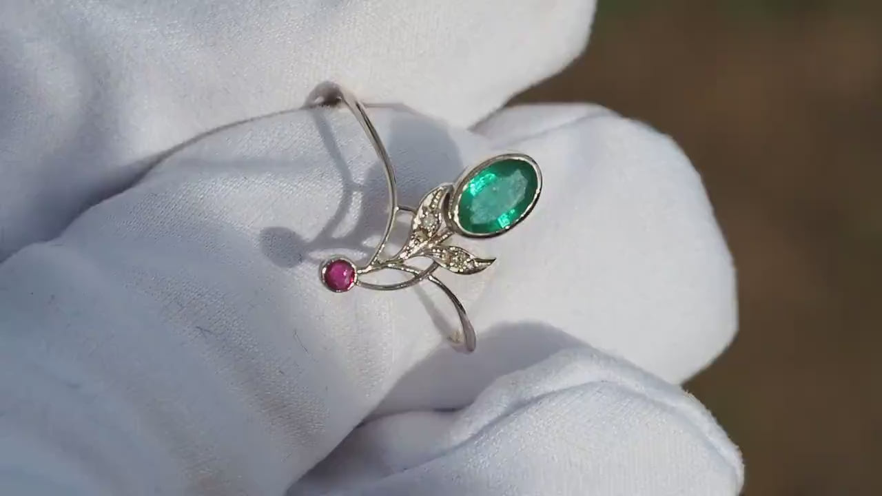 Vintage style inspired emerald ring