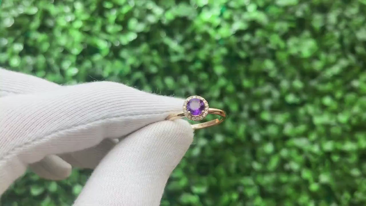 Elegant Amethyst Ring with Diamonds in 14k Gold