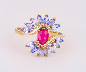 Statement rings. Promise rings. Ruby ring. Flower Ring. Floral ring
