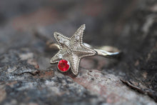 Load image into Gallery viewer, Starfish 14k solid gold ring with natural Orange Sapphire and diamonds. Summer Ring. Ocean Star fish. Love ring. Valentine&#39;s Day Jewelry.
