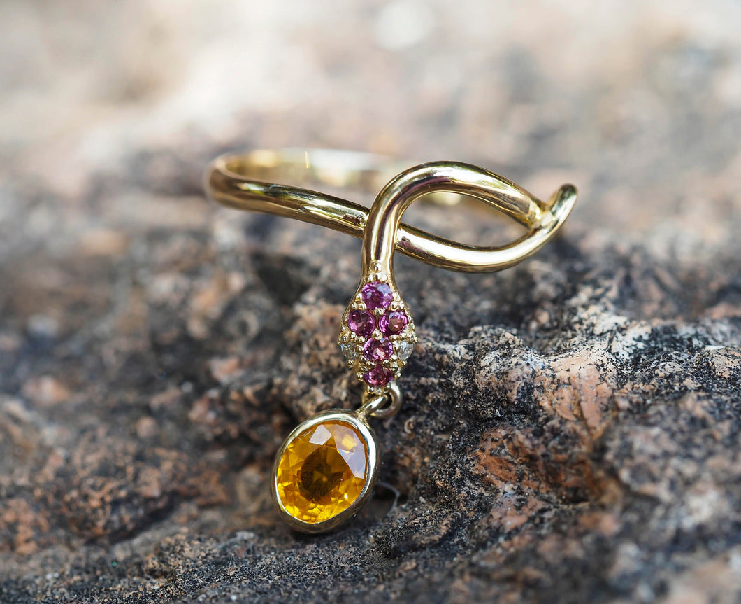 Snake gold ring with Orange Genuine Sapphire and diamonds.  Orange Gemstone ring. Serpentine Ring. Rose sapphire ring.