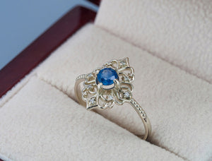14k solid gold ring with round 0.50 ct natural sapphire. Blue gemstone ring. September birthstone ring. Genuine sapphire ring. Vintage ring.