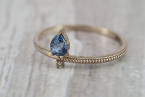 14k solid gold ring with pear 0.5 ct sapphire. Blue gemstone ring. September birthstone ring. Genuine sapphire ring. Vintage engagement ring