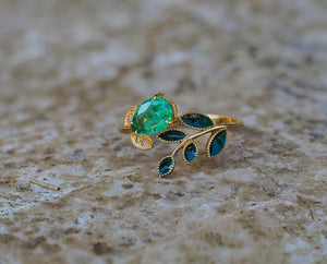 Natural pear emerald ring. 14k solid gold ring with natural emerald. May birthstone. Enamel ring. Flower Ring. Twig ring. Botanical ring.