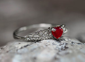 0.5 ct Heart shape Ruby Gold Ring. Dainty ring. Ruby ring. Gemstone ring. Gold Ring. Womens rings