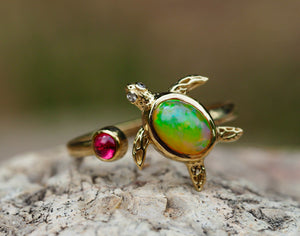 14k solid gold ring with opal, ruby and diamonds. Sea Turtle gold ring. Animal design ring. Dainty opal ring. Colorful ring. Open Ended Ring