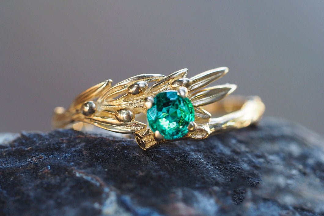 Round emerald ring. 14k solid gold ring with Emerald. Olive tree ring. Plant ring. Branch ring. Emerald engagement ring. May Birthstone Ring