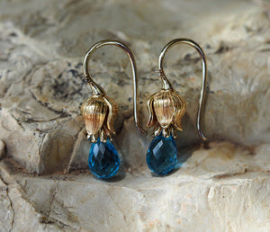 Topazes and diamonds earrings. Briolette topazes earrings. Lily flower earrings. Gold drop earrings. Statement earrings. Plant earrings
