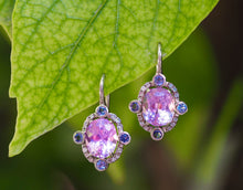 Load image into Gallery viewer, Kunzite earrings in 14k solid gold. Natural Kunzite, tanzanite and diamonds earrings. Vintage earrings. Lavender/pink gemstone earrings.