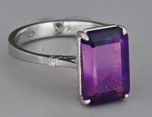 Load image into Gallery viewer, 14k solid gold natural Amethyst and diamonds ring. Purple gemstone Ring. Baguette cut engagement ring. Cocktail ring. February birthstone.