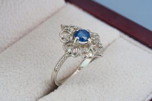 14k solid gold ring with round 0.50 ct natural sapphire. Blue gemstone ring. September birthstone ring. Genuine sapphire ring. Vintage ring.