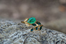 Load image into Gallery viewer, Natural pear emerald ring. 14k solid gold ring with natural emerald. May birthstone. Enamel ring. Flower Ring. Twig ring. Botanical ring.