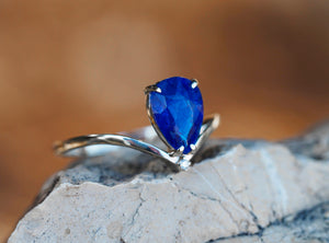 14k gold ring with pear 1 ct sapphire. Blue gemstone ring. September birthstone ring. Genuine sapphire ring. Vintage engagement ring.