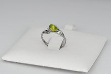 Load image into Gallery viewer, 14k solid gold ring with natural briolette peridot and diamonds. Flower gold ring. Leaf gold Ring. Flower wedding band. August birthstone.