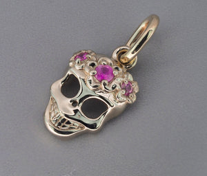 Gold skull pendant. Memento Mori gold charm pendant with sapphire. Pink sapphire pendant. Gold talisman charm. Halloween Skeleton pendant