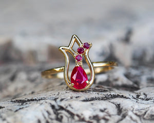 14k gold ring with natural ruby. Tulip ring. Flower ring. Dainty ring. Gemstone ring. Floral jewelry. Genuine ruby ring. July birthstone