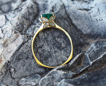 Load image into Gallery viewer, Natural emerald ring. 14k solid gold ring. Butterfly Ring. May Birthstone Ring. Gift For wife. Emerald Promise Ring. Fashion gemstone ring.